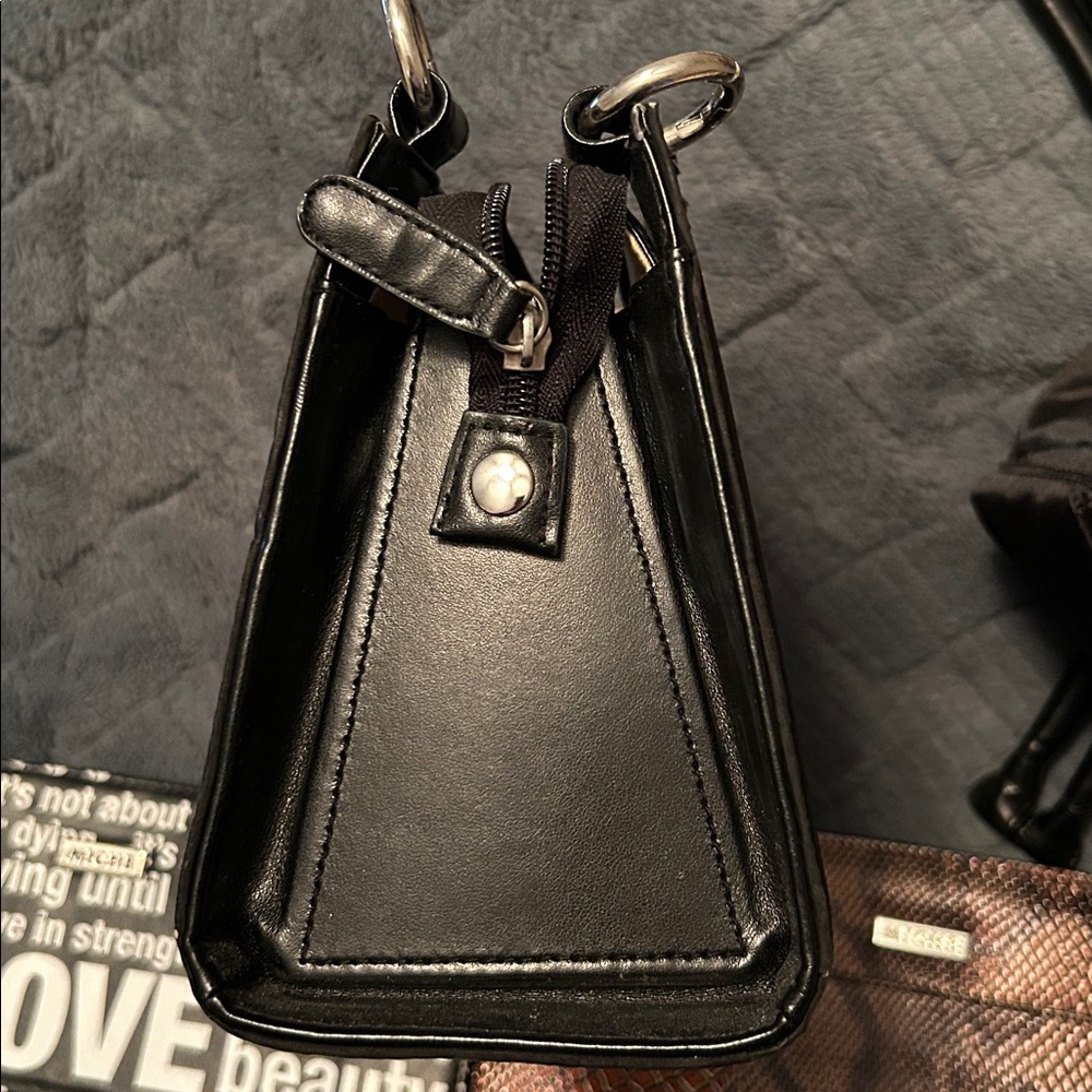 Bundle of medium Miche base bag, strap and four s… - image 8